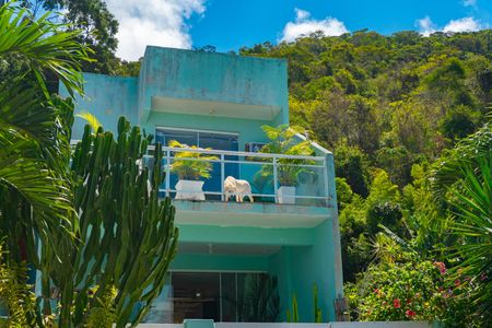 Casa à venda com 140m², 4 quartos e 2 vagasFachada