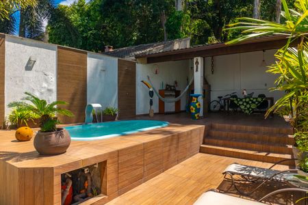 Casa à venda com 140m², 4 quartos e 2 vagasPiscina