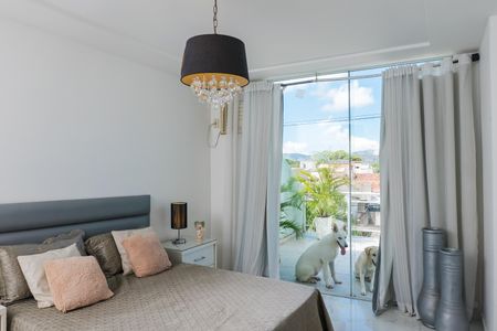 Casa à venda com 140m², 4 quartos e 2 vagasSuíte 
