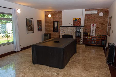 Casa à venda com 500m², 4 quartos e 2 vagasSala