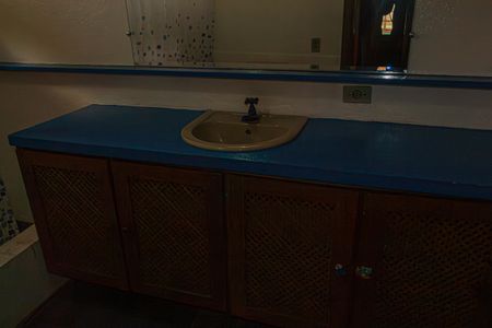 Casa à venda com 500m², 4 quartos e 2 vagasÁrea comum - Banheiro do Chalé