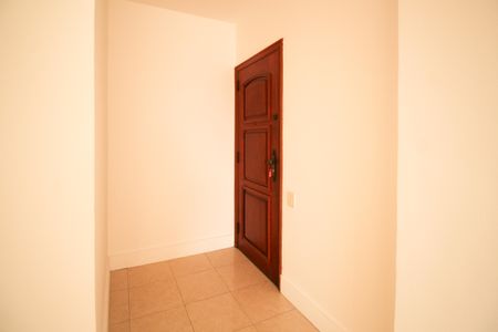 Apartamento à venda com 80m², 2 quartos e 1 vaga Apartamento à venda com 80m², 2 quartos e 1 vagaHall de entrada