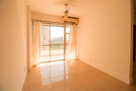 Apartamento à venda com 80m², 2 quartos e 1 vaga Apartamento à venda com 80m², 2 quartos e 1 vagaSala