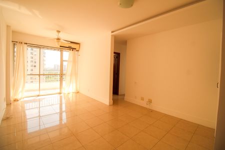 Apartamento à venda com 80m², 2 quartos e 1 vaga Apartamento à venda com 80m², 2 quartos e 1 vagaSala
