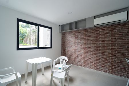Studio para alugar com 26m², 1 quarto e sem vaga Studio para alugar com 26m², 1 quarto e sem vagaÁrea comum - Salão de festas