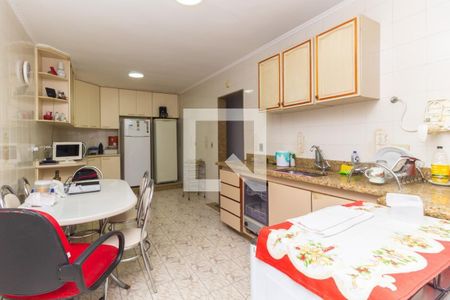 Casa à venda com 247m², 3 quartos e 2 vagasCozinha