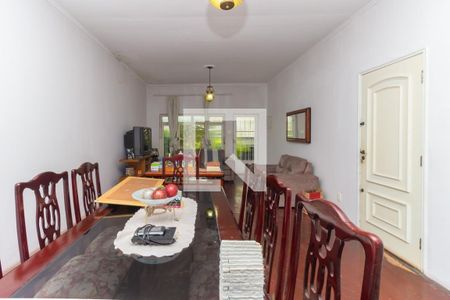 Casa à venda com 247m², 3 quartos e 2 vagasSala