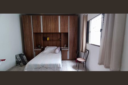 Casa à venda com 200m², 2 quartos e 2 vagasSuíte 2 Casa 1