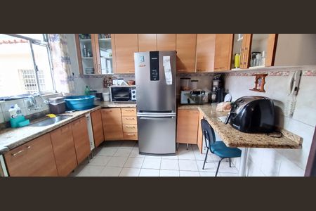 Casa à venda com 200m², 2 quartos e 2 vagasCozinha Casa 2