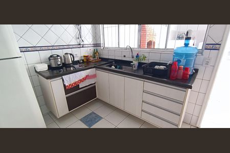 Casa à venda com 200m², 2 quartos e 2 vagasCozinha Casa 1