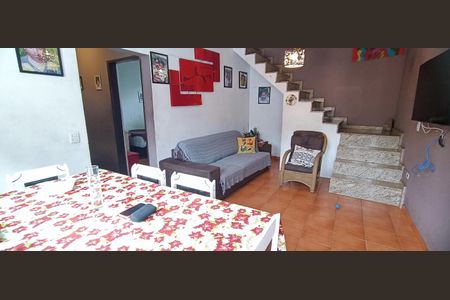 Casa à venda com 200m², 2 quartos e 2 vagasSala Casa 2