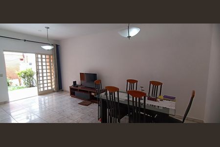Casa à venda com 200m², 2 quartos e 2 vagasSala Casa 1