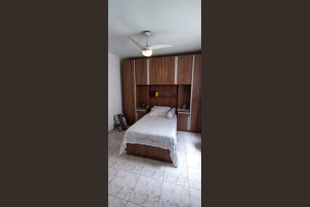 Casa à venda com 200m², 2 quartos e 2 vagasSuíte 2 Casa 1