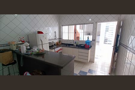 Casa à venda com 200m², 2 quartos e 2 vagasCozinha Casa 1