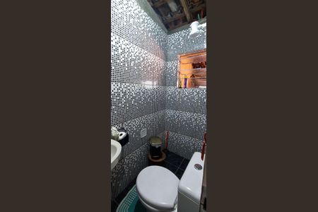 Casa à venda com 200m², 2 quartos e 2 vagasLavabo