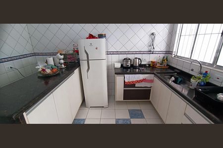 Casa à venda com 200m², 2 quartos e 2 vagasCozinha Casa 1