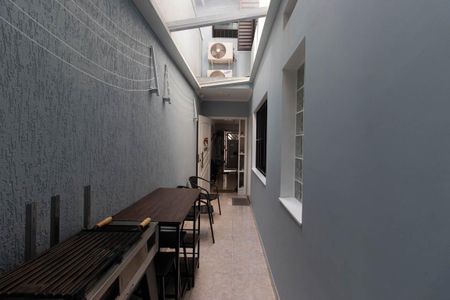 Casa à venda com 131m², 3 quartos e 2 vagas Casa à venda com 131m², 3 quartos e 2 vagasCorredor Externo