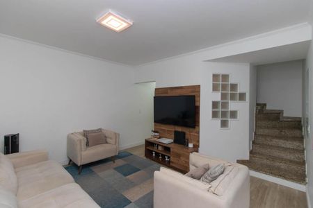 Casa à venda com 131m², 3 quartos e 2 vagas Casa à venda com 131m², 3 quartos e 2 vagasSala