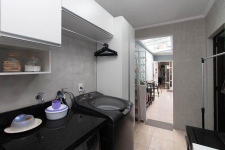 Casa à venda com 131m², 3 quartos e 2 vagas Casa à venda com 131m², 3 quartos e 2 vagasÁrea de Serviço