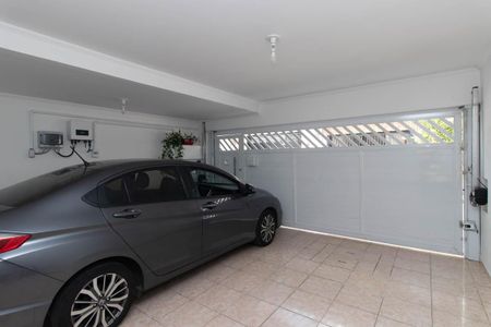 Casa à venda com 131m², 3 quartos e 2 vagas Casa à venda com 131m², 3 quartos e 2 vagasGaragem