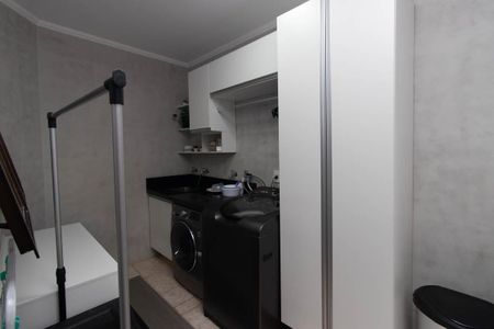 Casa à venda com 131m², 3 quartos e 2 vagas Casa à venda com 131m², 3 quartos e 2 vagasÁrea de Serviço