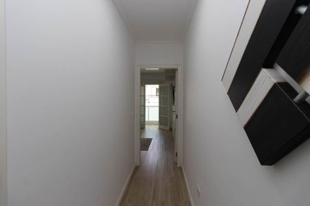 Casa à venda com 131m², 3 quartos e 2 vagas Casa à venda com 131m², 3 quartos e 2 vagasCorredor dos Quartos