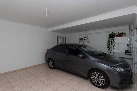Casa à venda com 131m², 3 quartos e 2 vagas Casa à venda com 131m², 3 quartos e 2 vagasGaragem
