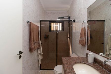 Casa à venda com 131m², 3 quartos e 2 vagas Casa à venda com 131m², 3 quartos e 2 vagasBanheiro Social