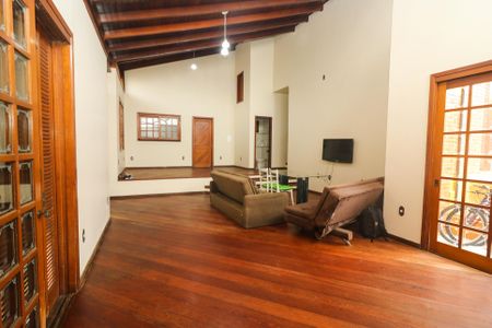 Casa à venda com 200m², 3 quartos e 2 vagasSala