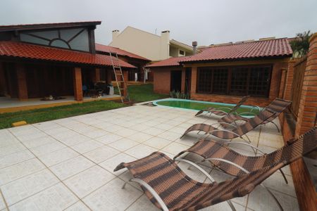 Casa à venda com 200m², 3 quartos e 2 vagasPiscina