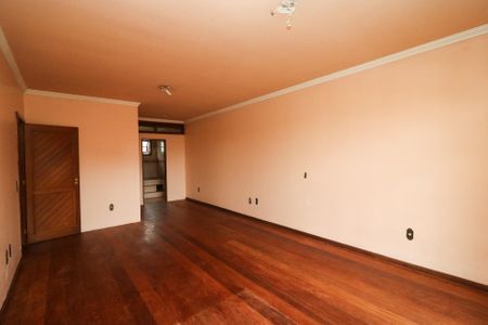 Casa à venda com 200m², 3 quartos e 2 vagasQuarto Suíte