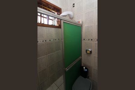 Casa à venda com 200m², 3 quartos e 2 vagasBanheiro 2