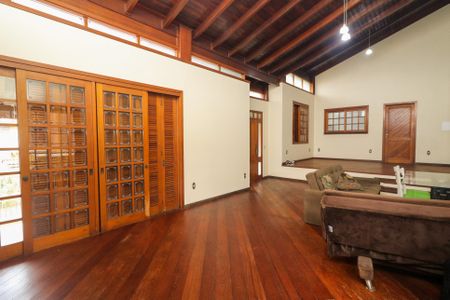 Casa à venda com 200m², 3 quartos e 2 vagasSala