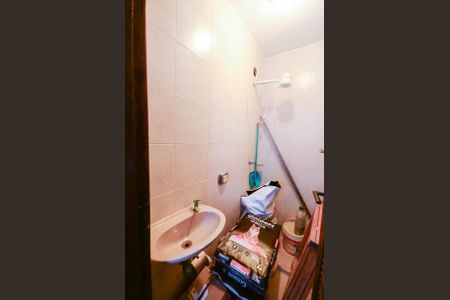 Casa à venda com 640m², 8 quartos e 3 vagas Casa à venda com 640m², 8 quartos e 3 vagasBanheiro de Serviço