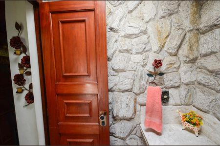 Casa à venda com 640m², 8 quartos e 3 vagas Casa à venda com 640m², 8 quartos e 3 vagasLavabo 1