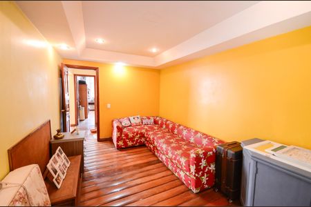 Casa à venda com 640m², 8 quartos e 3 vagas Casa à venda com 640m², 8 quartos e 3 vagasQuarto 4