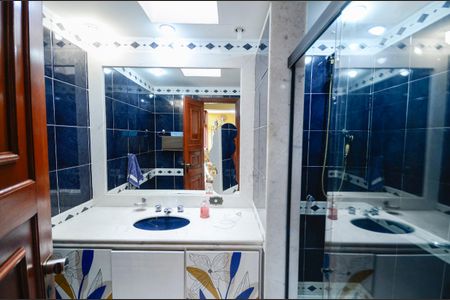 Casa à venda com 640m², 8 quartos e 3 vagas Casa à venda com 640m², 8 quartos e 3 vagasBanheiro Social