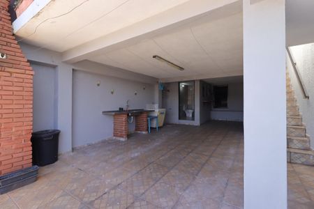 Casa à venda com 147m², 3 quartos e 2 vagasBanheiro de Serviço