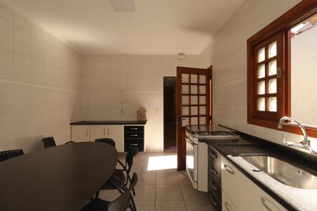 Casa à venda com 147m², 3 quartos e 2 vagasCozinha