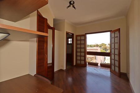 Casa à venda com 147m², 3 quartos e 2 vagasSuíte