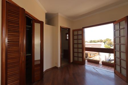 Casa à venda com 147m², 3 quartos e 2 vagasSuíte