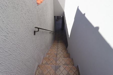 Casa à venda com 147m², 3 quartos e 2 vagasEscada
