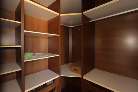 Casa à venda com 147m², 3 quartos e 2 vagasSuíte - Closet