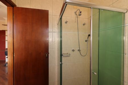 Casa à venda com 147m², 3 quartos e 2 vagasBanheiro da Suíte