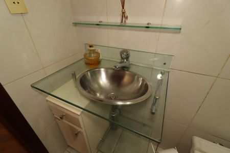 Casa à venda com 147m², 3 quartos e 2 vagasBanheiro Social - Pia