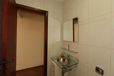 Casa à venda com 147m², 3 quartos e 2 vagasBanheiro Social