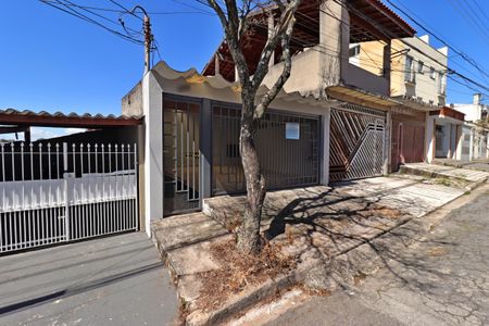 Casa à venda com 147m², 3 quartos e 2 vagasFachada