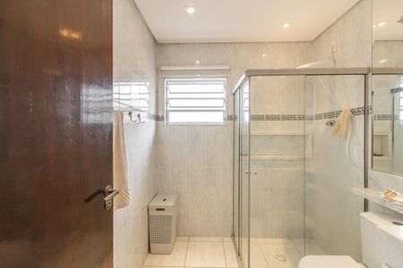 Casa à venda com 140m², 3 quartos e 5 vagas Casa à venda com 140m², 3 quartos e 5 vagasBanheiro