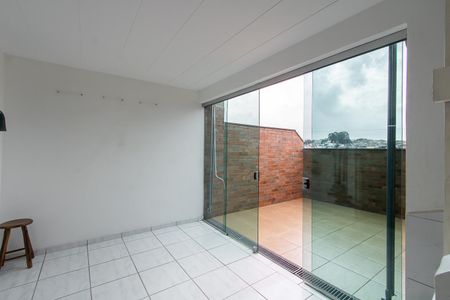 Casa à venda com 140m², 3 quartos e 5 vagas Casa à venda com 140m², 3 quartos e 5 vagasÁrea de Serviço