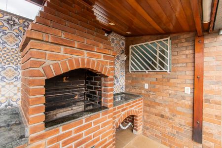 Casa à venda com 140m², 3 quartos e 5 vagas Casa à venda com 140m², 3 quartos e 5 vagasÁrea comum - Churrasqueira